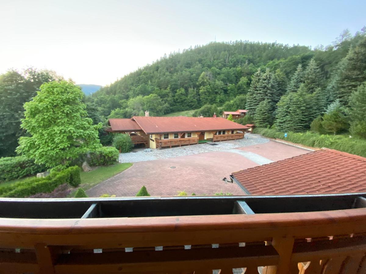 Hotel Selsky Dvur Perštejn Esterno foto