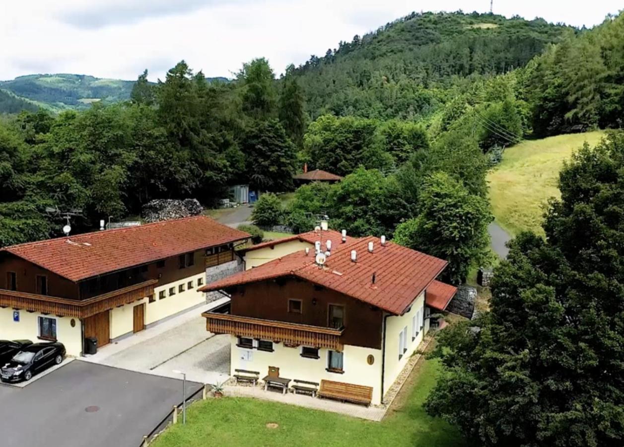 Hotel Selsky Dvur Perštejn Esterno foto
