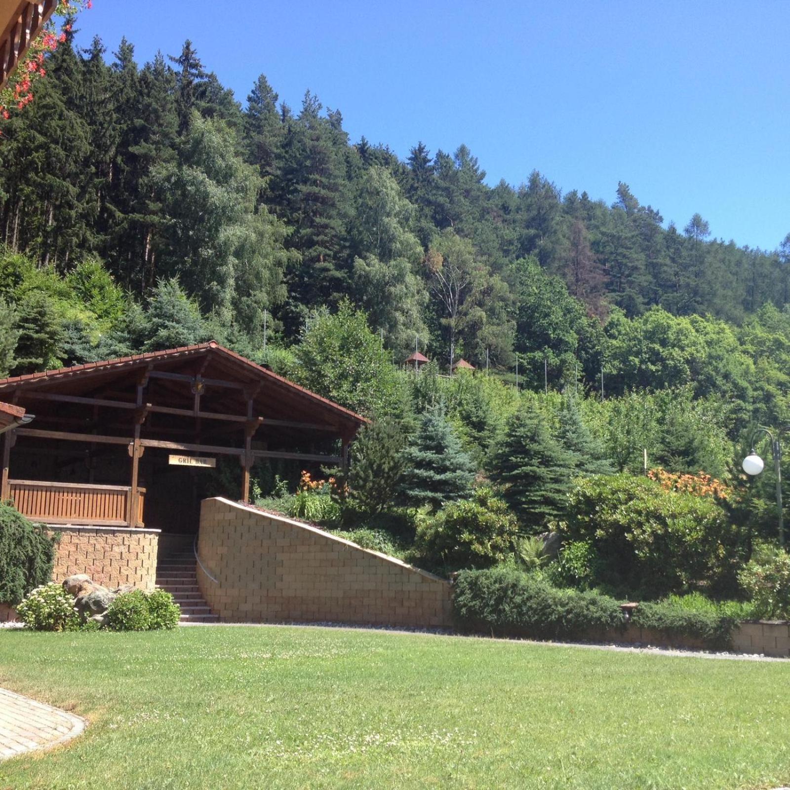 Hotel Selsky Dvur Perštejn Esterno foto
