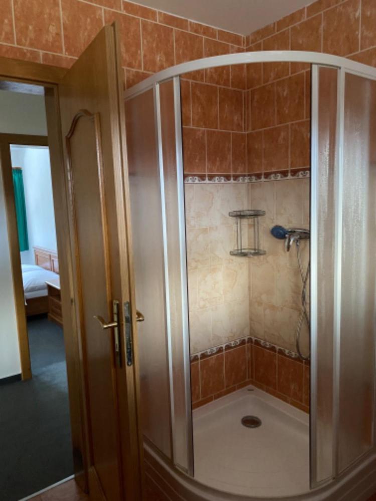 Hotel Selsky Dvur Perštejn Esterno foto