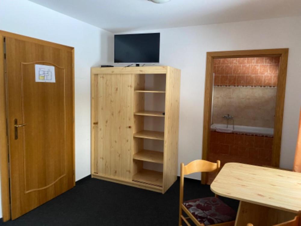 Hotel Selsky Dvur Perštejn Esterno foto